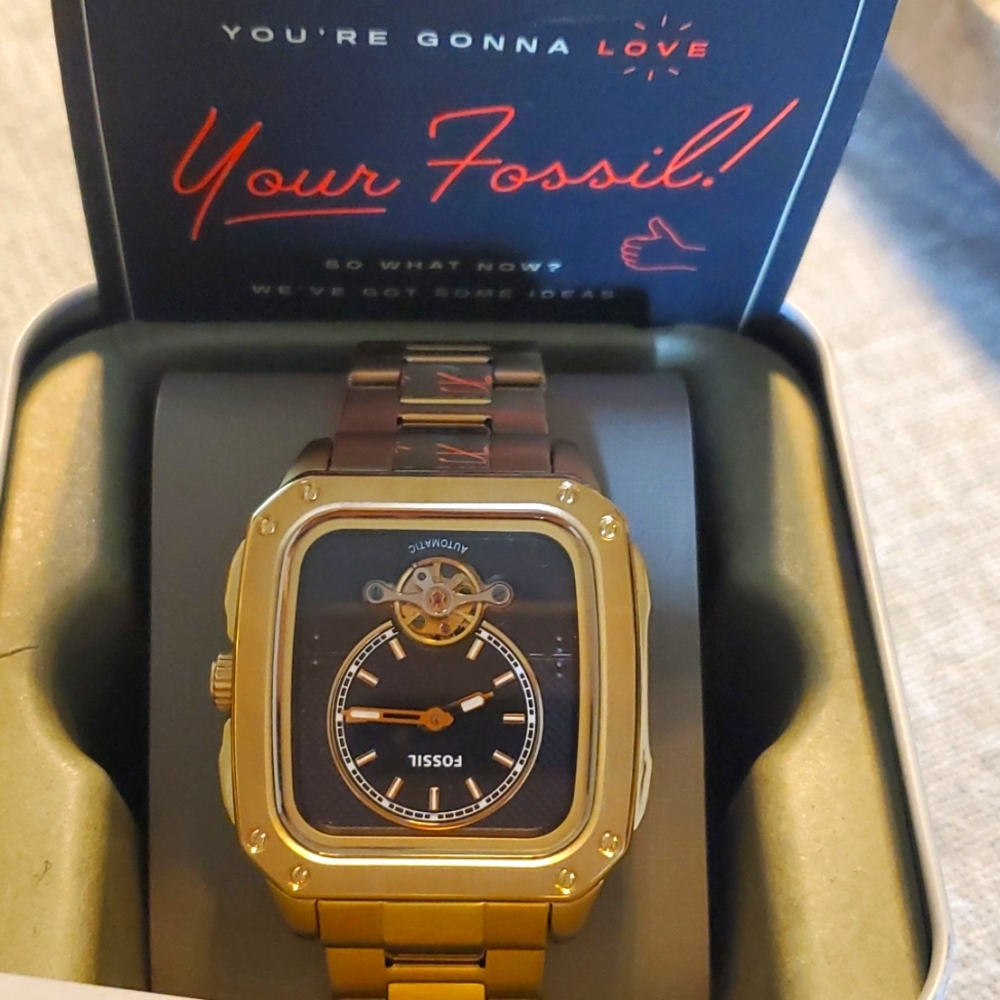 Fossil Square front watch with all gold fronting. Brand new with tags!